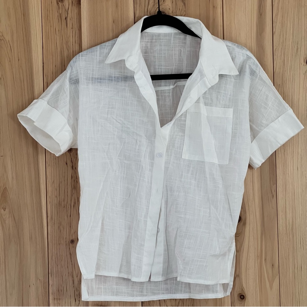 Women’s White Short-Sleeve Linen Blend Button-Up Shirt